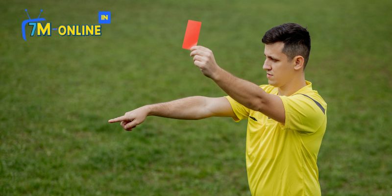 Thẻ đỏ cấm mấy trận?